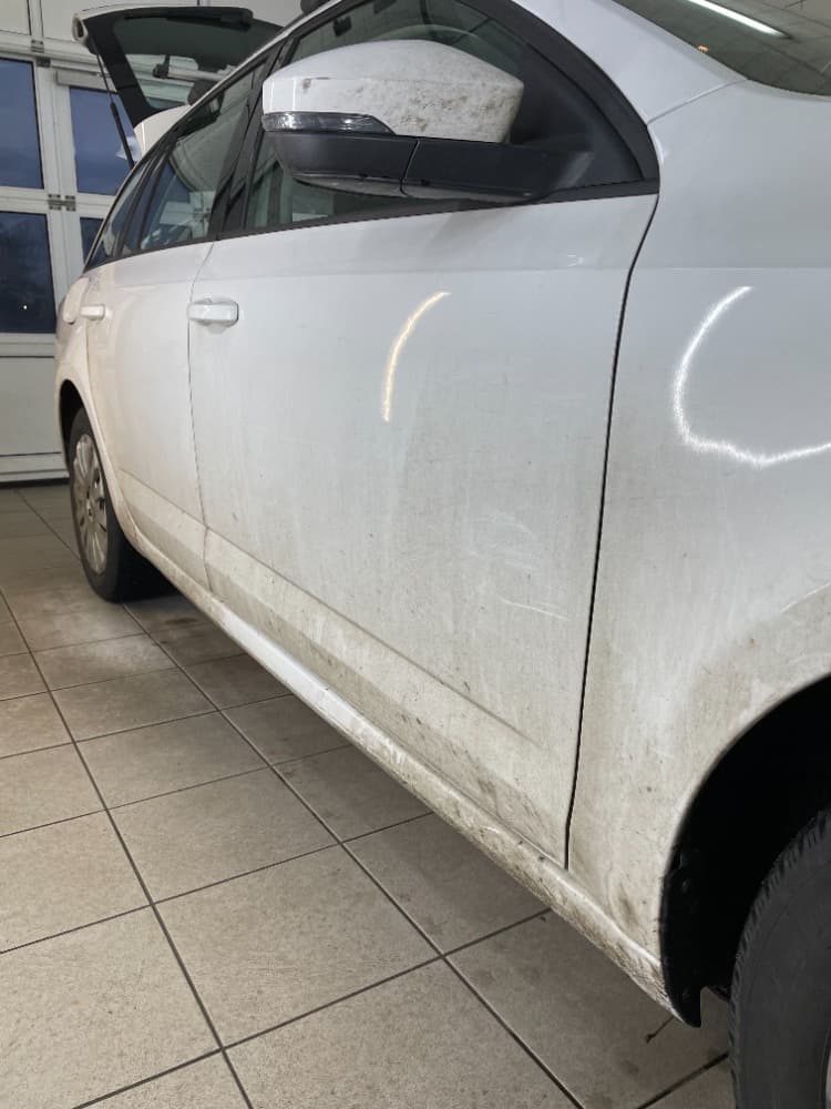 Před – Ruční mytí auta – před a po – AutoShine Pardubice