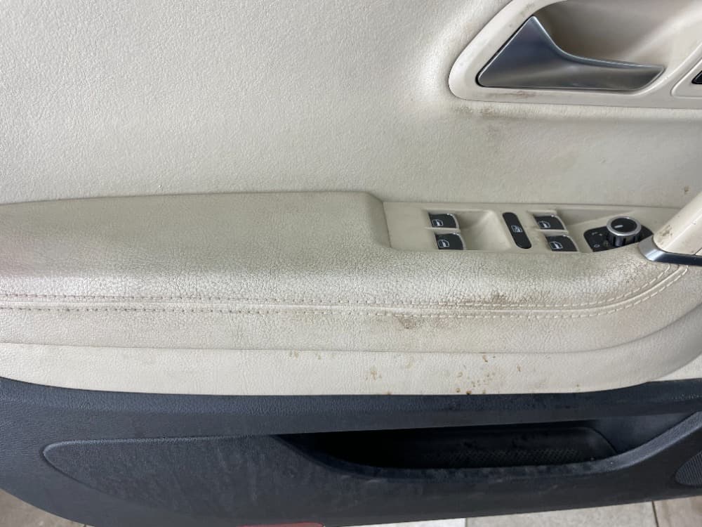 Před – Ruční mytí exteriéru – před a po – AutoShine Pardubice